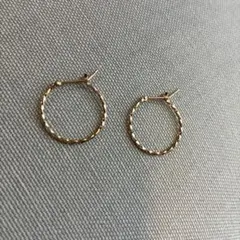 ツツミ K10YGピアス アンカーチェーンモチーフ - メルカリ