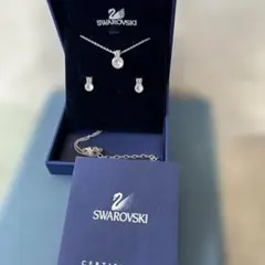 新品　未使用　SWAROVSKI ネックレス ピアス セット