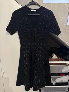 Sandro ブラック ビーズ装飾 Vネック 半袖ワンピース