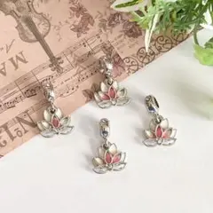 【2027】合金エナメルペンダントチャーム 蓮の花 4個 450円