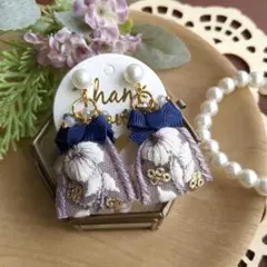 清楚♡くすみパープル✽ネイビー▶お花刺繍インドリボン✽コットンパールピアス