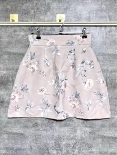 【極美品】細見え・脚長効果✦evelyn花柄スカートのサムネイル