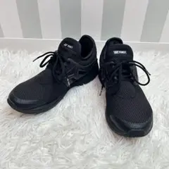 ヨネックス　パワークッション　ウォーキングシューズ　ブラック　23.5センチ