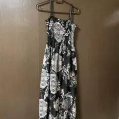 黒と白の花柄ロングキャミワンピース