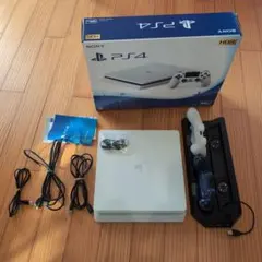 PS4 ホワイト 本体 コントローラー２本　おまけ充電ステーション付き