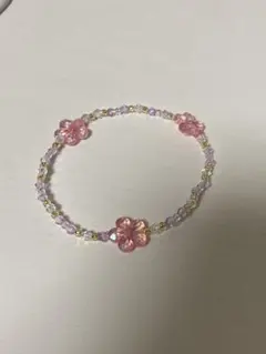 花モチーフのビーズブレスレット
