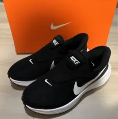 Nike ブラック/ホワイト スリッポンスニーカー