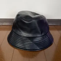 バケットハット　フェイクレザー　黒