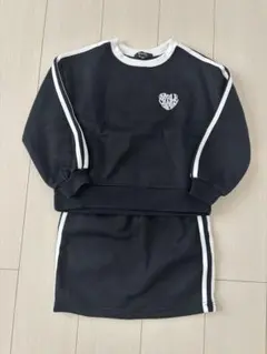 未使用品　セットアップ　130センチ　裏起毛