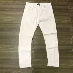 【週末特価】ZARA 刺繍入りホワイトデニムパンツ