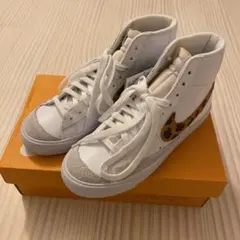 ナイキ ブレーザー ミッド77 SE