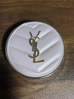 イブサンローラン クッションファンデ　ラディアント　タッチ　グロウパクト　B20