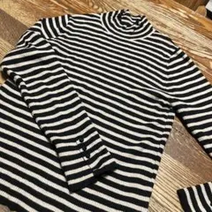 【スタディオクリップ】黒ベージュボーダー ハイネック ニット