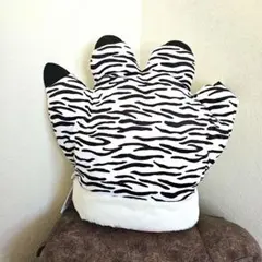 Item thumbnail for item 127ad116-fc74-40af-9385-5567e1053c0e