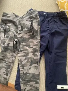 さ*と様 GAP140cm 迷彩柄とネイビーの長ズボンセット