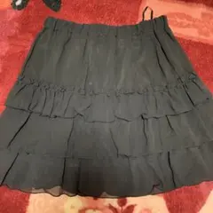【ハニーズ】フリル付き黒フレアスカート