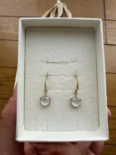 【mederujewelry】 ヘキサゴンカット水晶ピアスk18 2026年最新】メデルジュエリーの人気アイテム - メルカリ