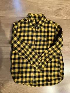 ユニクロ　120サイズ 黒と黄色のチェックシャツ