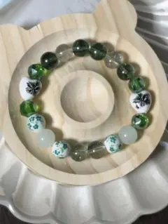 新作⭐️陶磁器ビーズ⭐️ガラスビーズ⭐️ブレスレット⭐️緑⭐️ハンドメイド⭐️