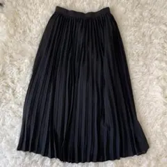 ジーユー　プリーツ ロングスカート　ブラック　M
