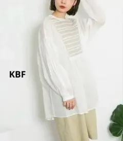 KBF◆インドスモッキング刺繍ギャザーブラウス◆オフホワイト系◆ONE