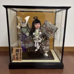 389 日本人形 兜と刀付き ガラスケース入り　勝どき　春旭作