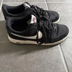 九*子様 Nike エアーフォース1ブラック/ホワイト スニーカー