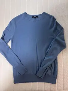 ユニクロレディース　青いクルーネックセーター