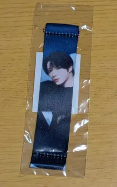 ACT:TOMORROW フラッグキーホルダー