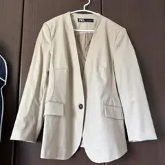 ZARA ノーカラージャケット ベージュ SですがL並み新品