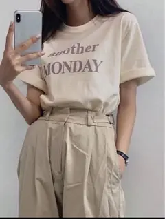 Dazy-Less レターロゴ　半袖Tシャツ　オフベージュ　サイズS