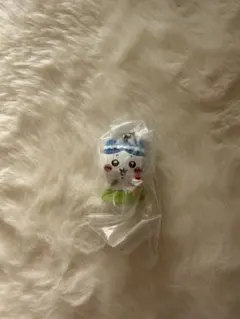 映画ちいかわ たべものいっぱいマスコット ハチワレ