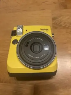 instax mini 70 黄色　チェキ