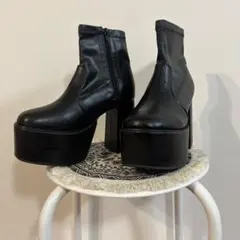 未使用　厚底　チャンキーヒール　プラットフォーム　ショートブーツ　黒　匿名配送