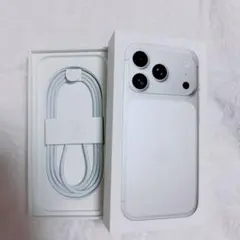 iPhone17Pro ケーブル付空箱　USB-Cコネクタ