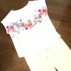 花柄プリントTシヤツと真っ白なサブリナパンツのセットアップ【新品未使用】お値下げ
