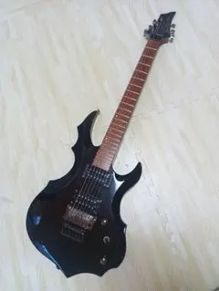 エレキギター ブラック 未完成 フォレストシェイプ スルーネック? 弦楽器 エレキギター ブラック 未完成 フォレストシェイプ スルーネック