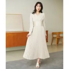 プリーツロングワンピース コルセット風デザイン Vネック ベージュ