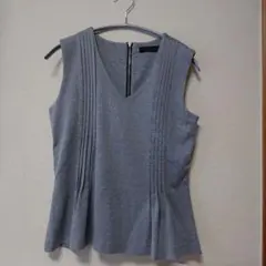 ✨【美品】✨JEANASIS ジーナシスレディースVネックトップス グレーのサムネイル