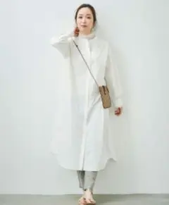 ルクールブラン　シャツワンピース(パールボタンが上品)のサムネイル