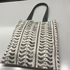 す*ー様 鳥の模様 トートバッグ