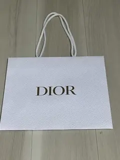 DIOR ホワイトロゴ入り紙袋