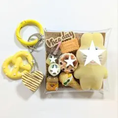 ガチャ詰めポーチ うさぎ イエロー カフェ スイーツ ビスケット バッグチャーム