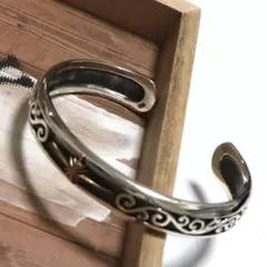 ゴローズ 金メタル付きイーグル顔ブレス バングル Mサイズ - メルカリ