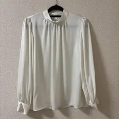 green label relaxing サテンスタンドカラーギャザーブラウス