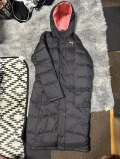 PUMA フード付きベンチコート 黒/ピンク
