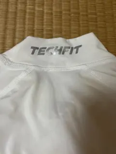 アディダス　TECHFIT インナー上下　サイズL ホワイト