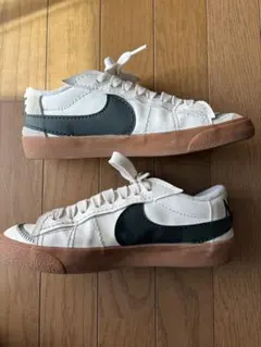 最終値引き‼️Nike スニーカー ホワイト/ダークグリーン