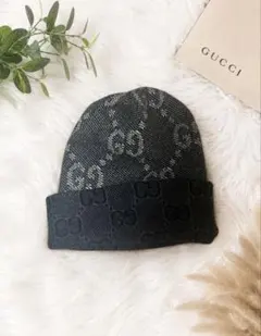美品GUCCI GGジャガード　ビーニーニット帽ブラック&グレーのサムネイル
