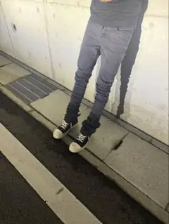 スリムフィット ブーツカットデニム